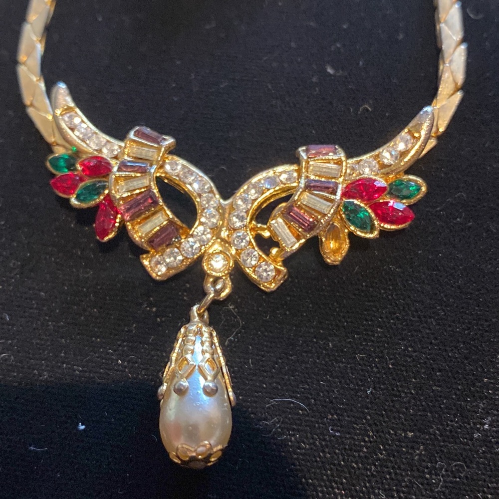 Unique set of necklace and earrings